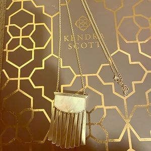 Kendra Scott necklace